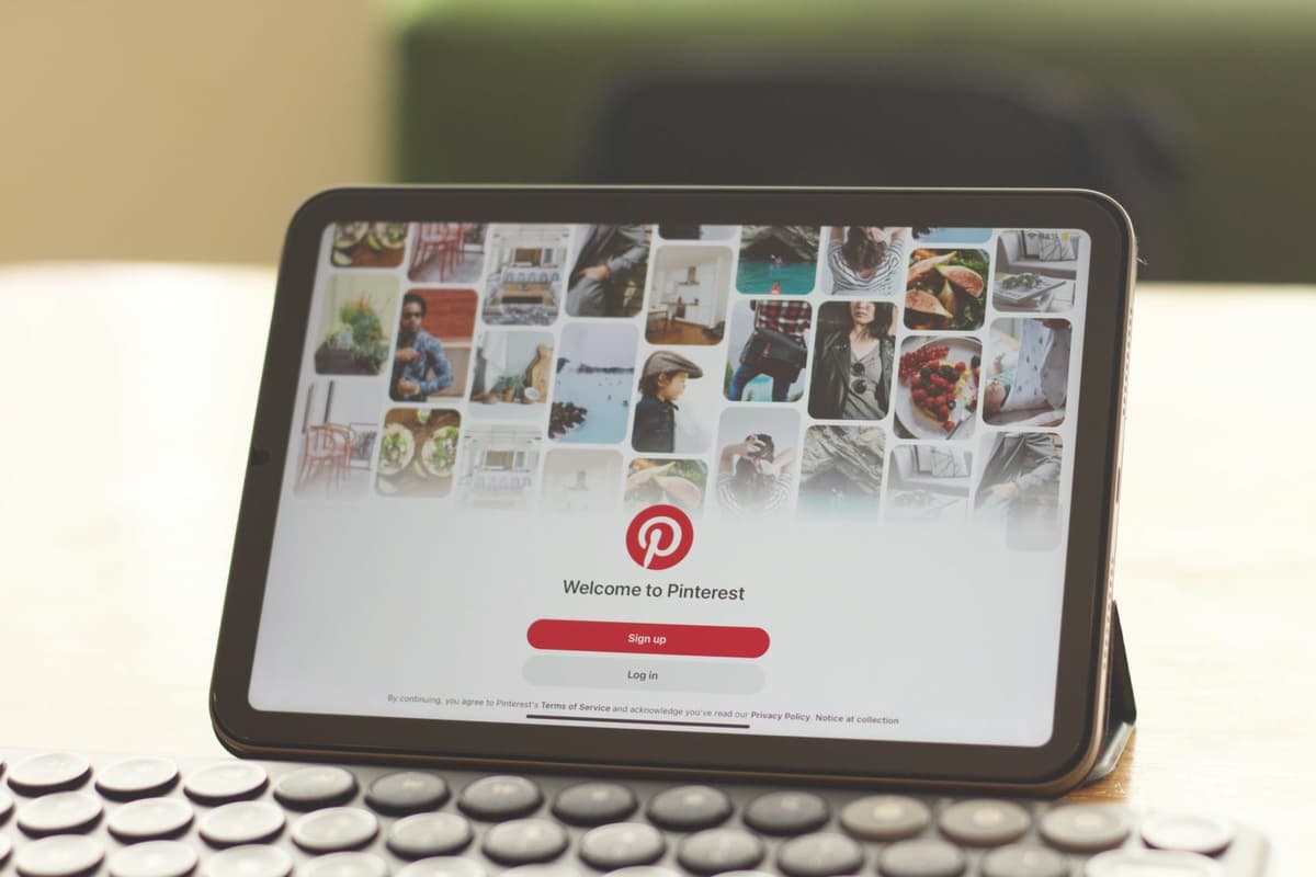 How to Filter Out AI on Pinterest: A Step-by-Step Guide illustration